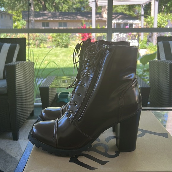 Maddox beau+ashe wine bootie size 10 - Picture 2 of 6